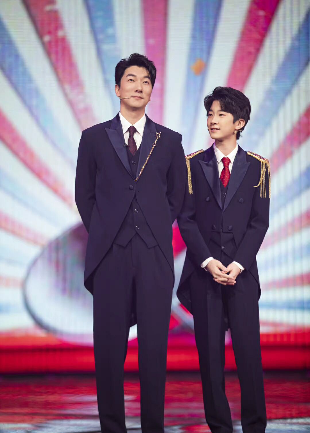 张亮晒儿子近照!身高已达170 模样变化大,网友:跟森碟好般配