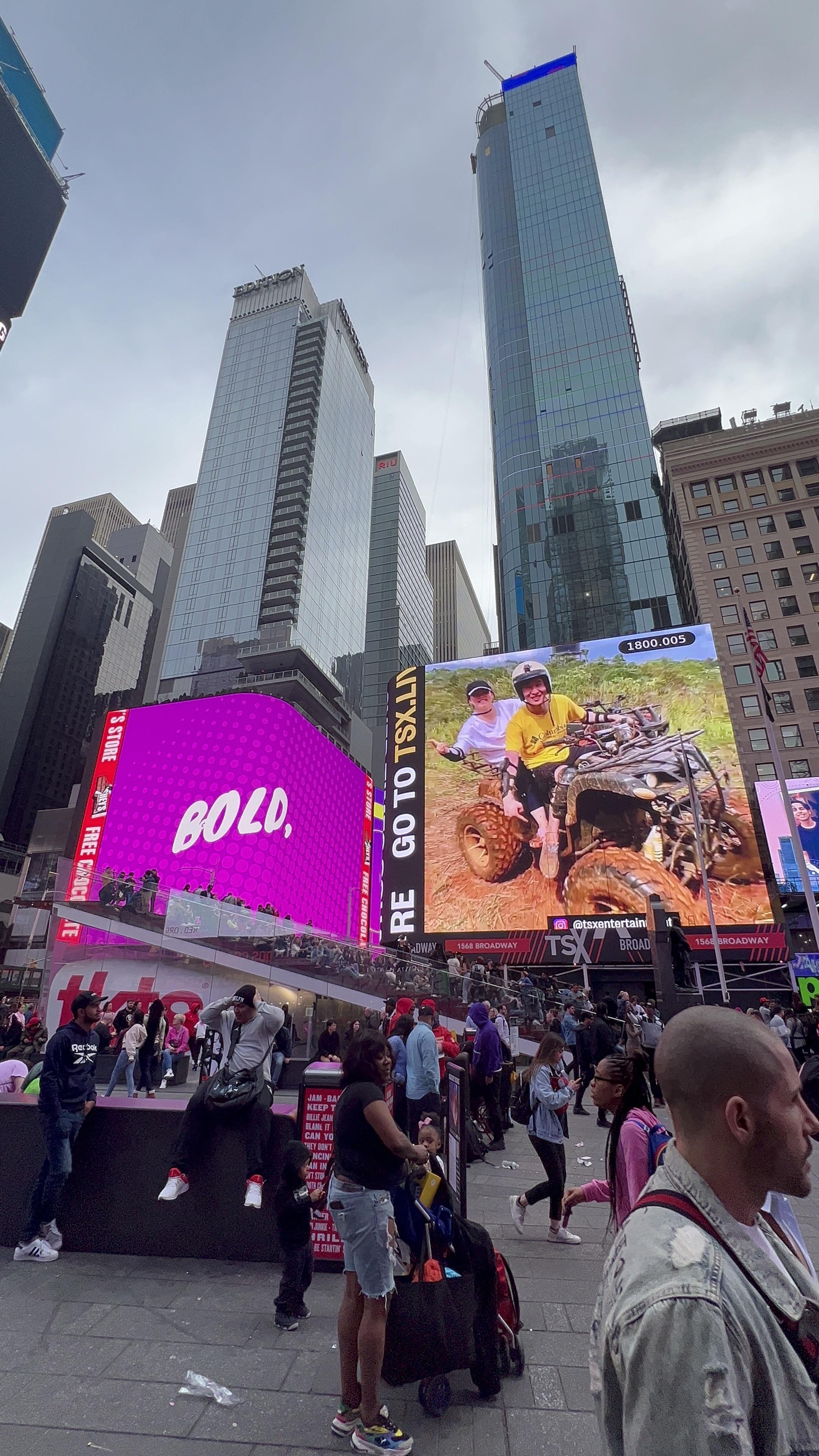 一二映像:为什么国际户外大屏广告非纳斯达克大屏和tsx莫属?