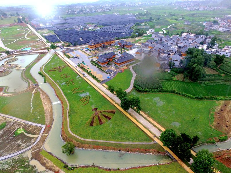 |一个小县烧掉400亿，举债建“魔幻大楼”？官方回应