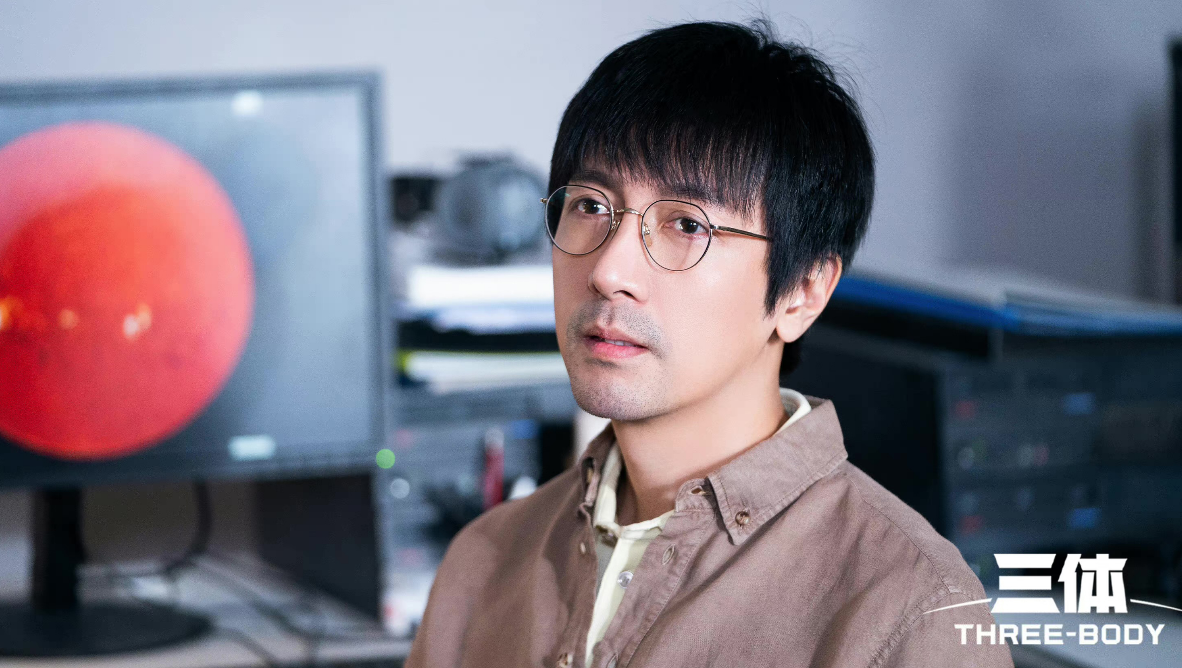 张鲁一:北大硕士追梦演艺圈,结婚多年始终低调,戒指从不离手