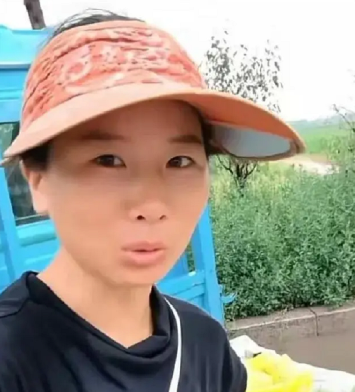 回顾四川女子被拐至山东,生子后逃回故乡,女儿长大骑行10年找妈妈