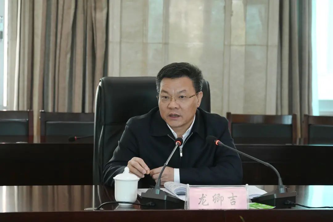 省应急管理厅厅长龙卿吉深入我县调研