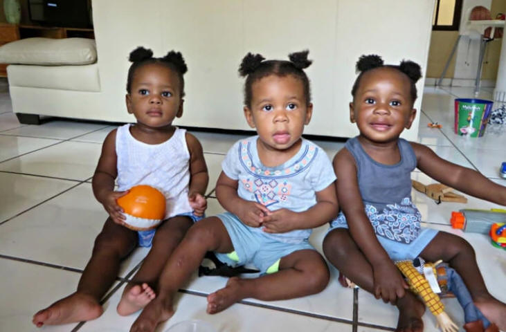 白人夫妇生下黑人三胞胎,他们为什么会做出这样不同寻常的事?