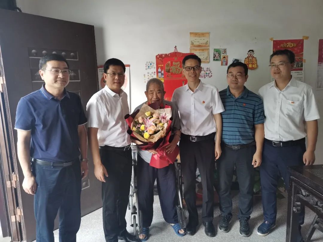 市委常委,统战部部长李上葵赴长兴开展"七一"走访慰问和"三服务"活动