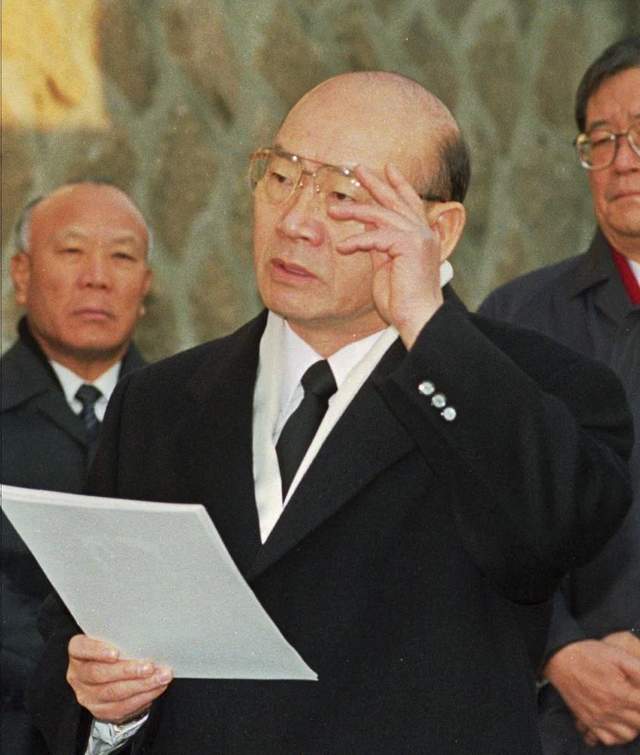 主持光州大屠杀的韩国前总统全斗焕去世,享年90岁