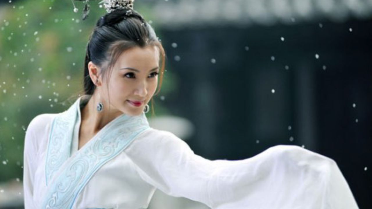 吕布死后,貂蝉被曹操送给关羽,次日便自尽了,关羽对她做了啥?