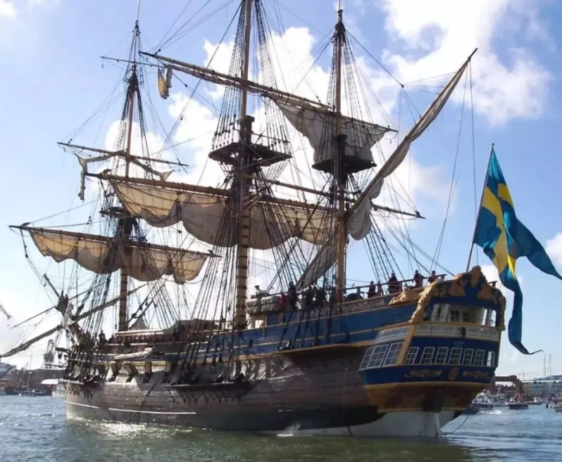 阮朝时期,"半银半钱"的港税是如何进行推行的?