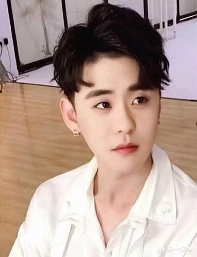 张云雷前女友斐欧娜(张云雷前女友给他一刀?)-第1张图片-创女网