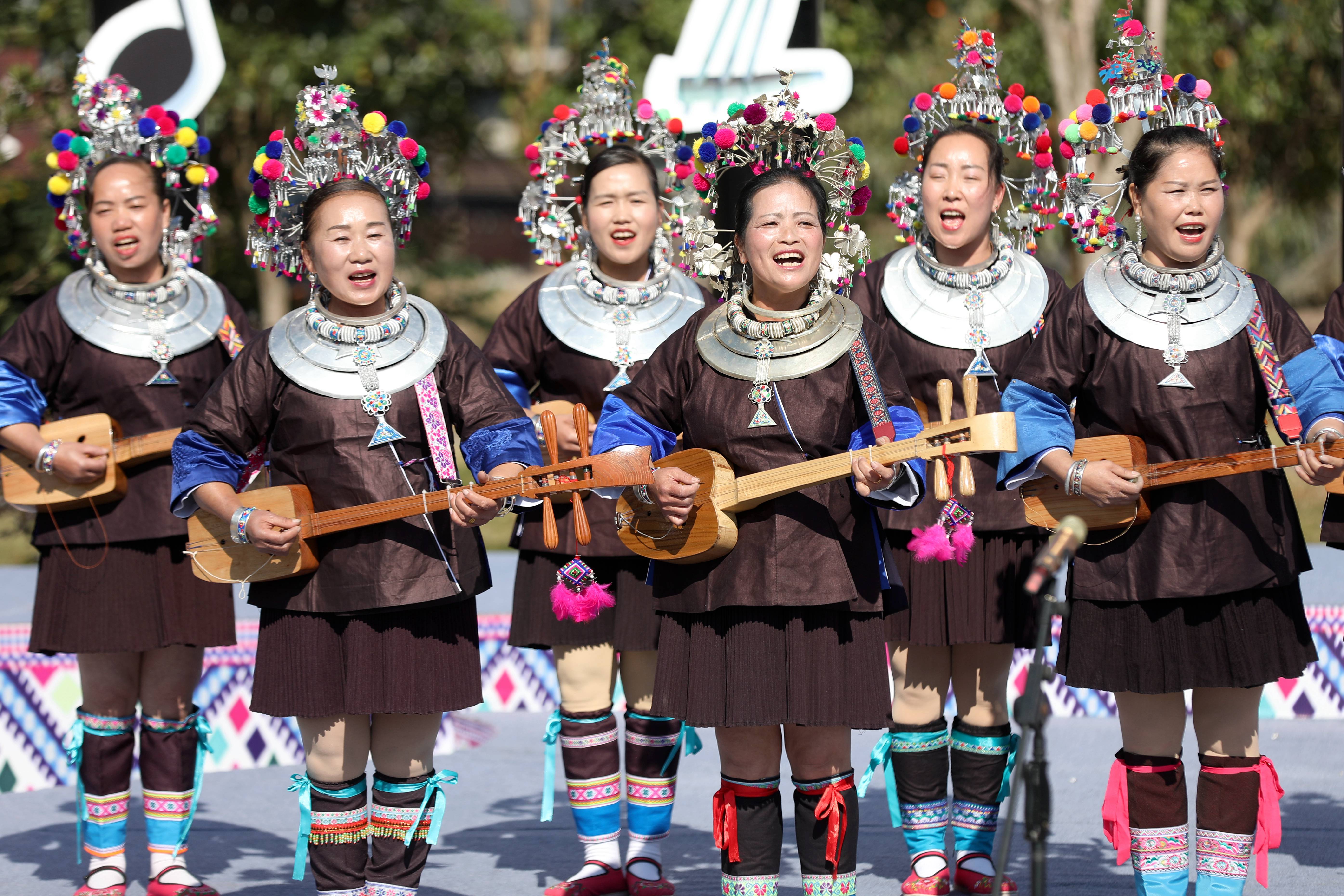 侗族服饰三江图片