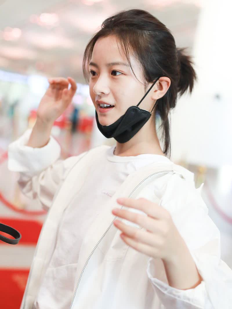 李庚希资源不错是潜力新星