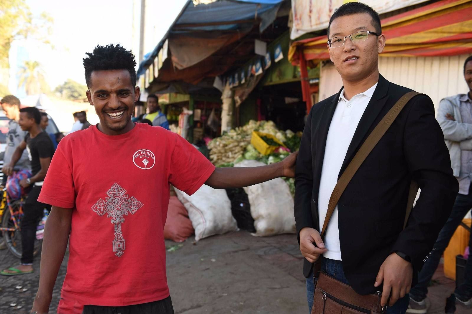 去到非洲工作的中国人,为何大部分不愿再回国?网友:换我也不回