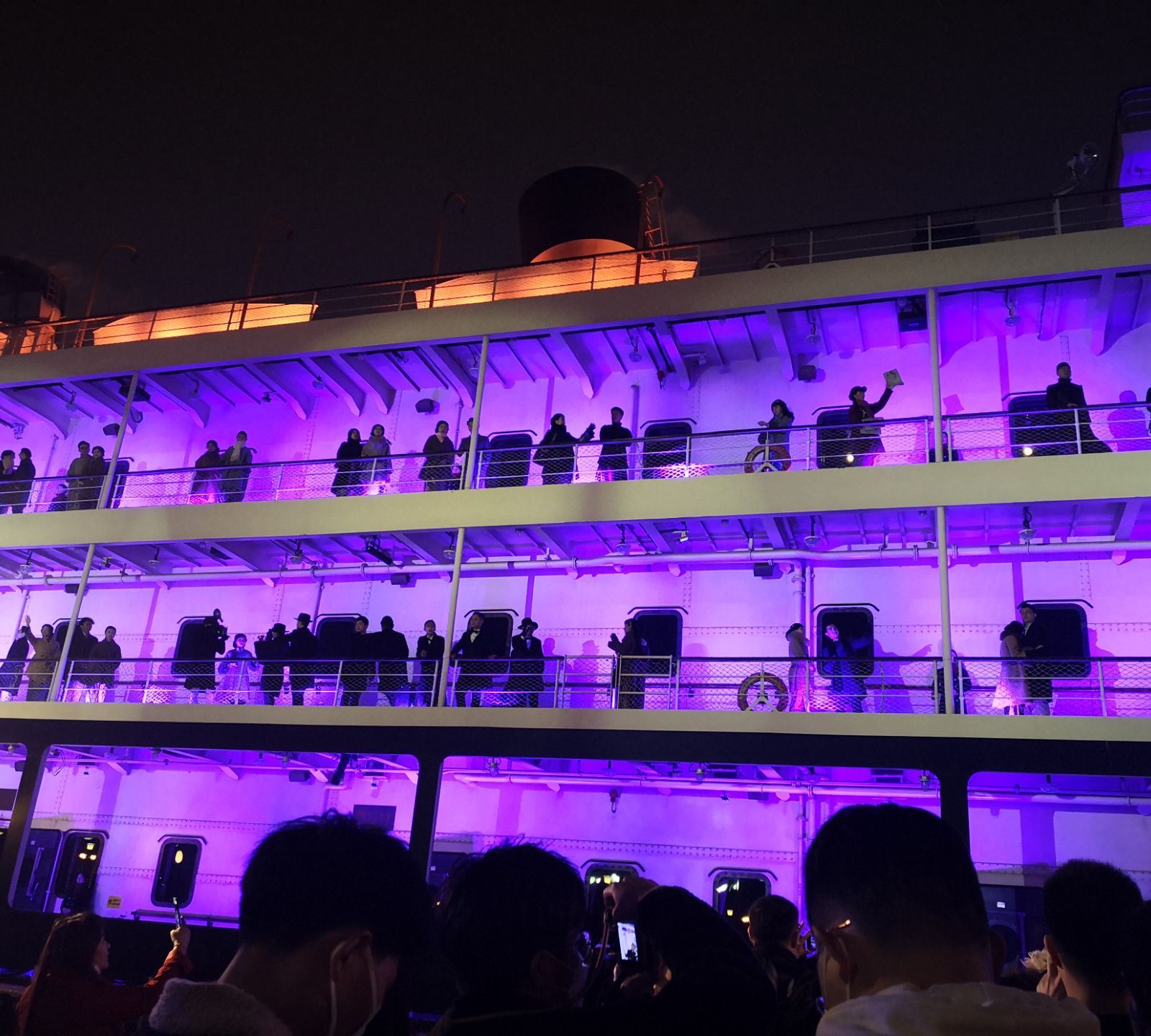 湖北一网红船,门票298元,2个小时的穿越之旅,让你感受深刻