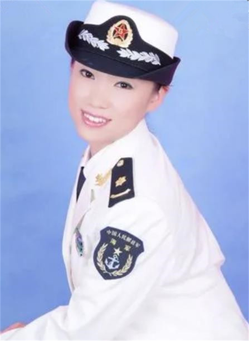 海军杨屹年龄图片