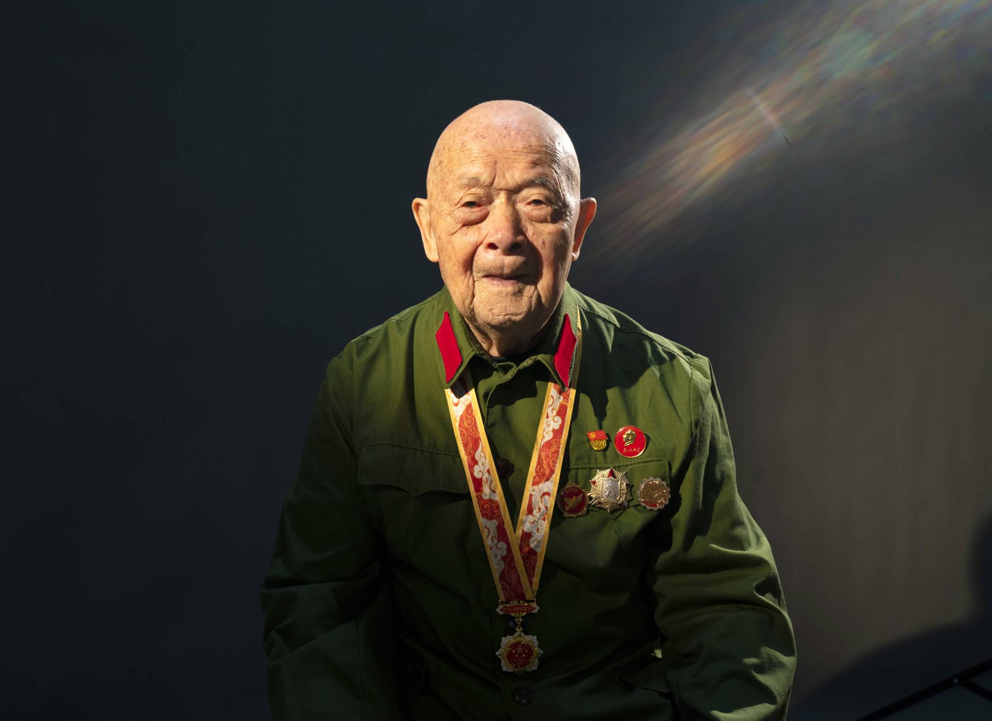 老兵蒋诚:一人歼敌400余人,持轻武器击落飞机,晚年欠下2400元