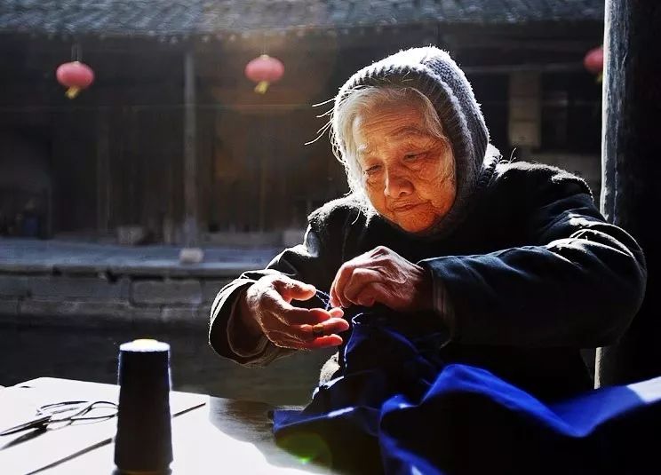 催泪微小说:《油星》