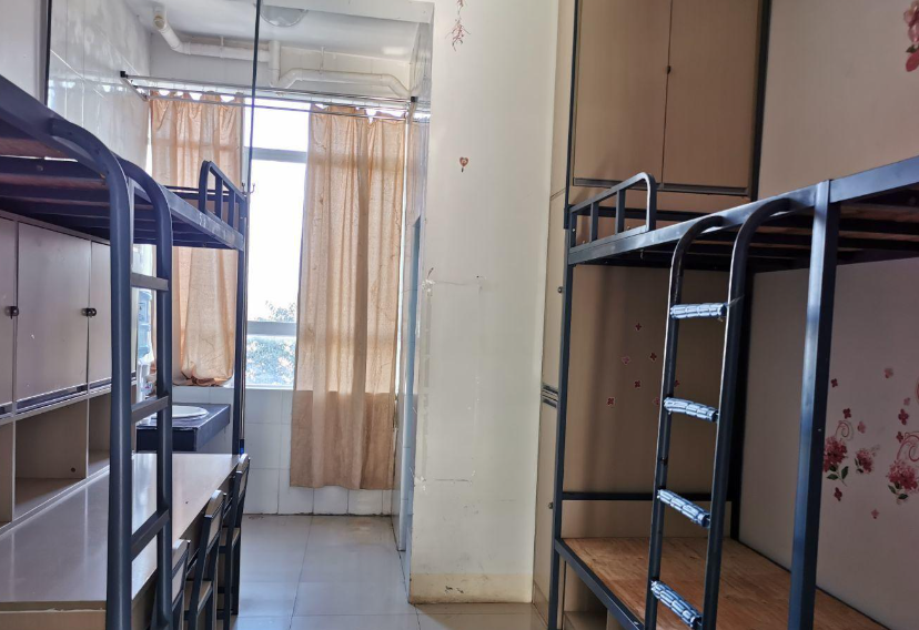然而,云南的大理大学却出现了一件匪夷所思的事情:由于学校扩招过度