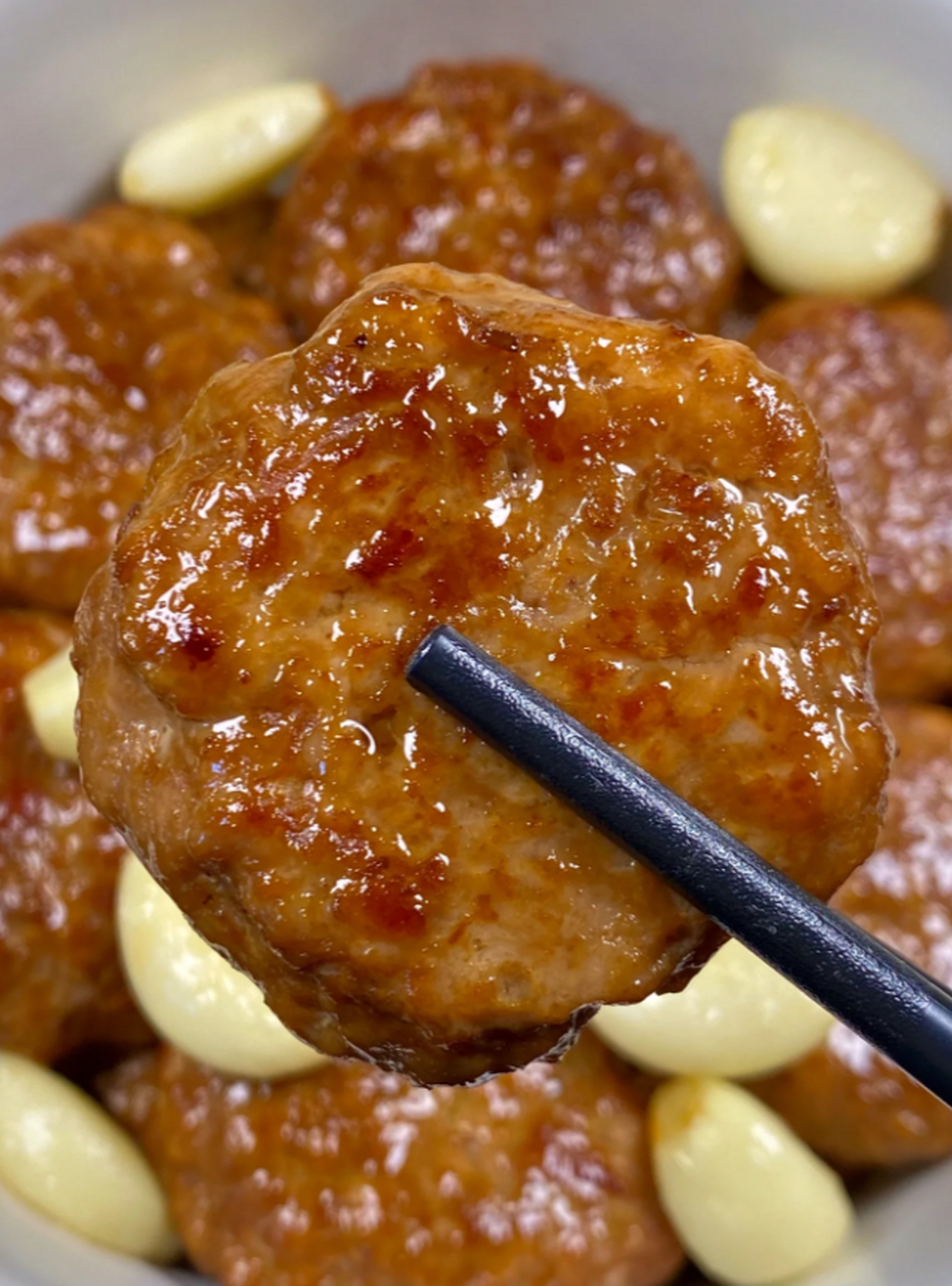 香煎肉饼:外酥里嫩,鲜嫩多汁  在繁忙的生活中,有时候我们需要一款