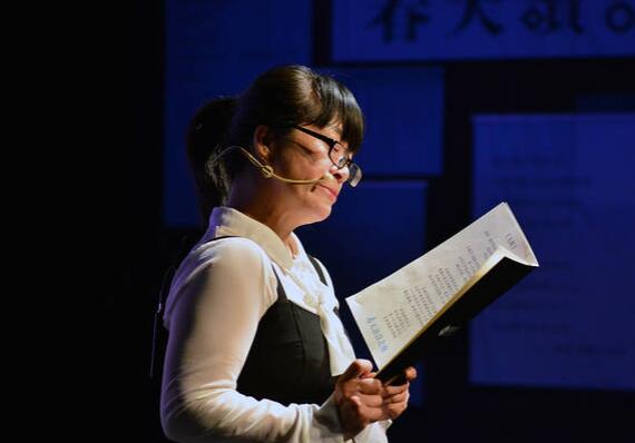 她靠写作一举成名,被指出名后弃丈:我挣钱了,就应该养活他?