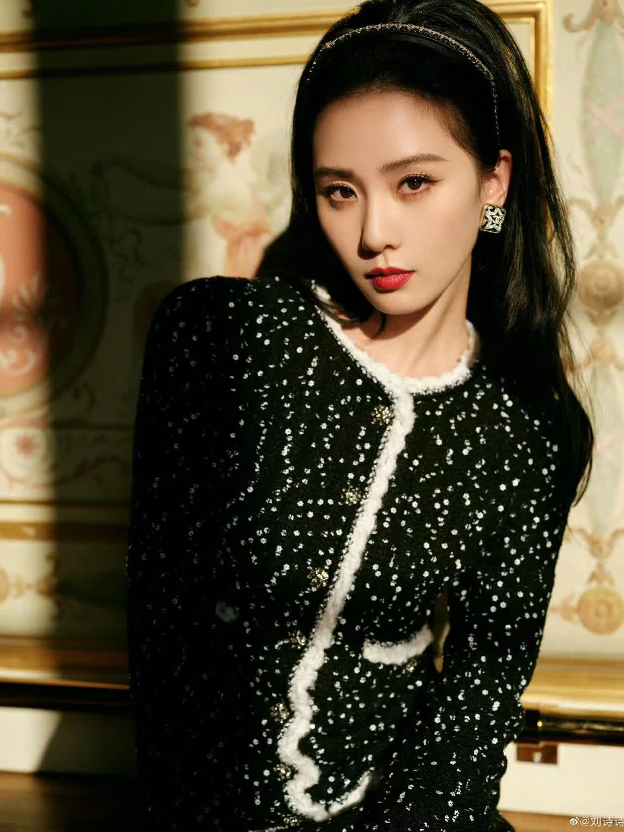 刘诗诗巴黎时装周亮相,展现优雅自信魅力