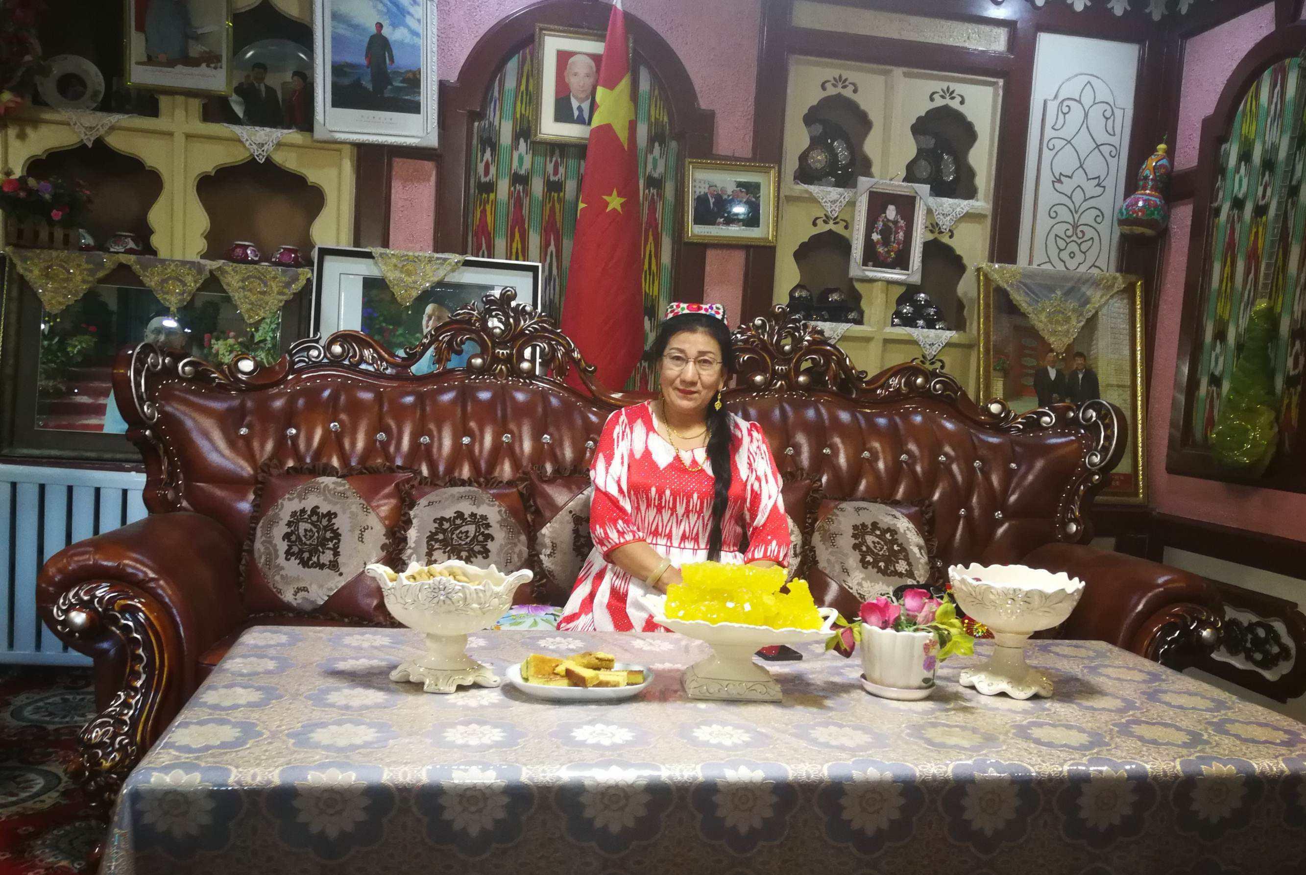 新疆还有末代王妃,如今在库车王府居住,游客跟她合影一张30元