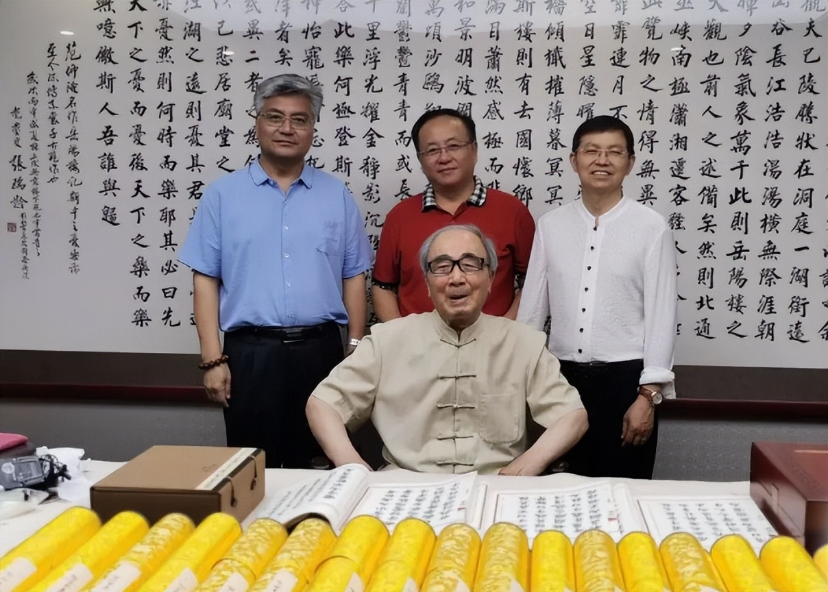 回顾中华第一楷张瑞龄:86岁高龄,苦练楷书71年,一幅字卖593万