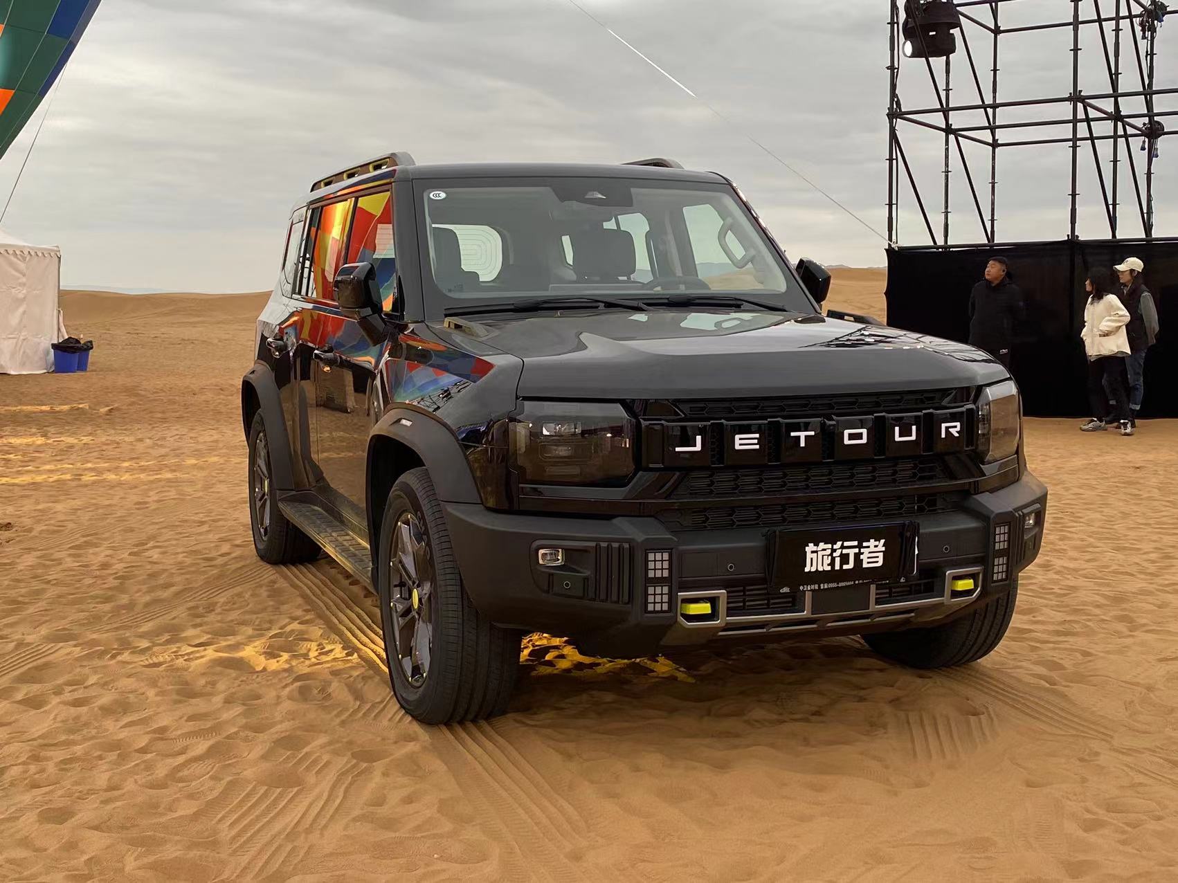 2.0t 254马力,智能四驱,还带两把锁,"国产小卫士"闪亮登场!