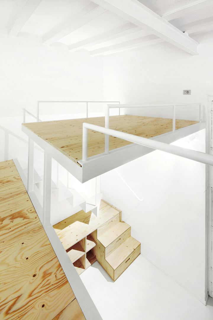 巴塞罗那错层式胶合板阁楼