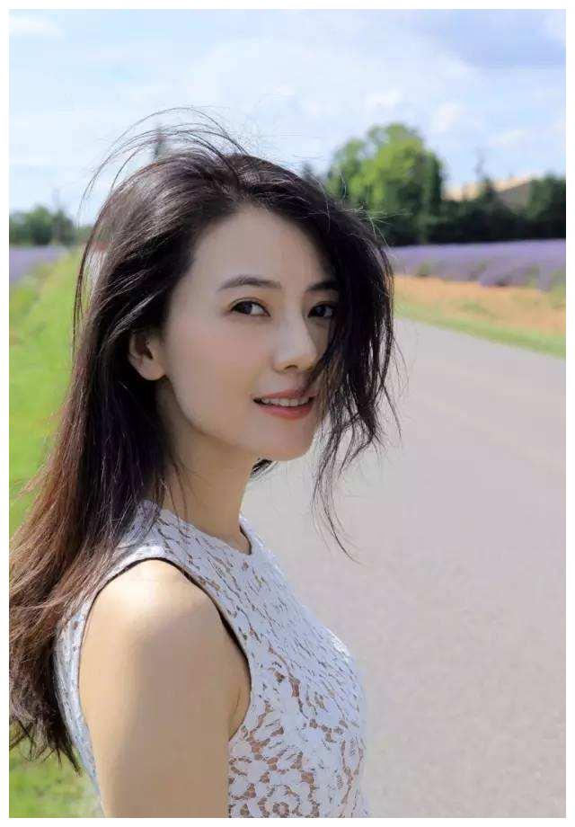 河北省七位最美女明星,周冬雨俏皮可爱,国民女神高圆圆