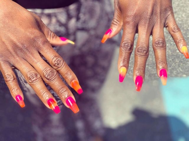 美国黑人壮汉疫情期间提供美甲上门服务,曾因长相凶悍吓跑顾客