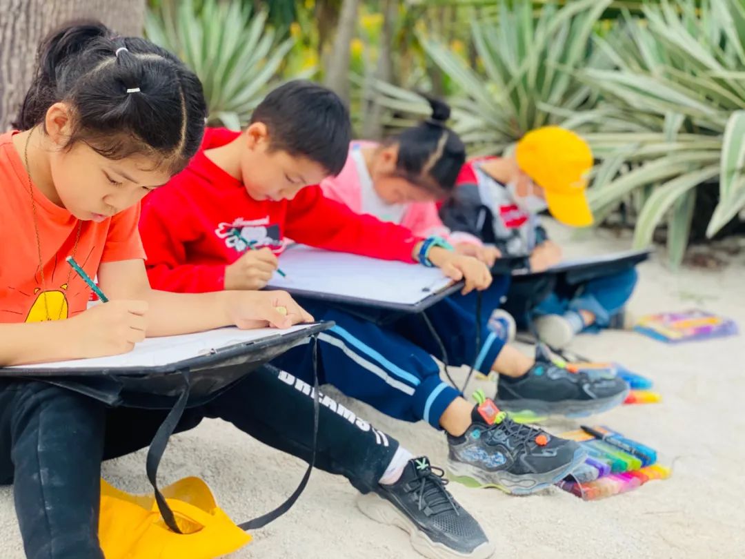 小央美儿童美术:秋日胜春朝!再现唯美秋季写生课程!