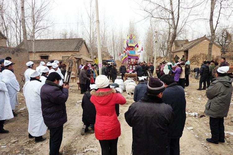 农村火葬全力推进,土葬一律禁止!火葬哪里好?教授说清了