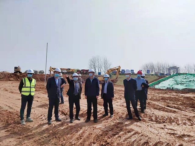 何正清督导重点水利工程建设