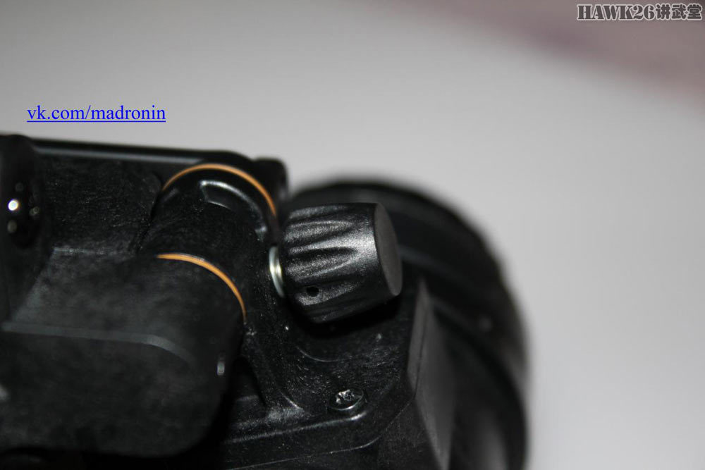 评测:阿尔戈斯bnvd-1431夜视仪 中国精品装备征服俄罗斯军事博主