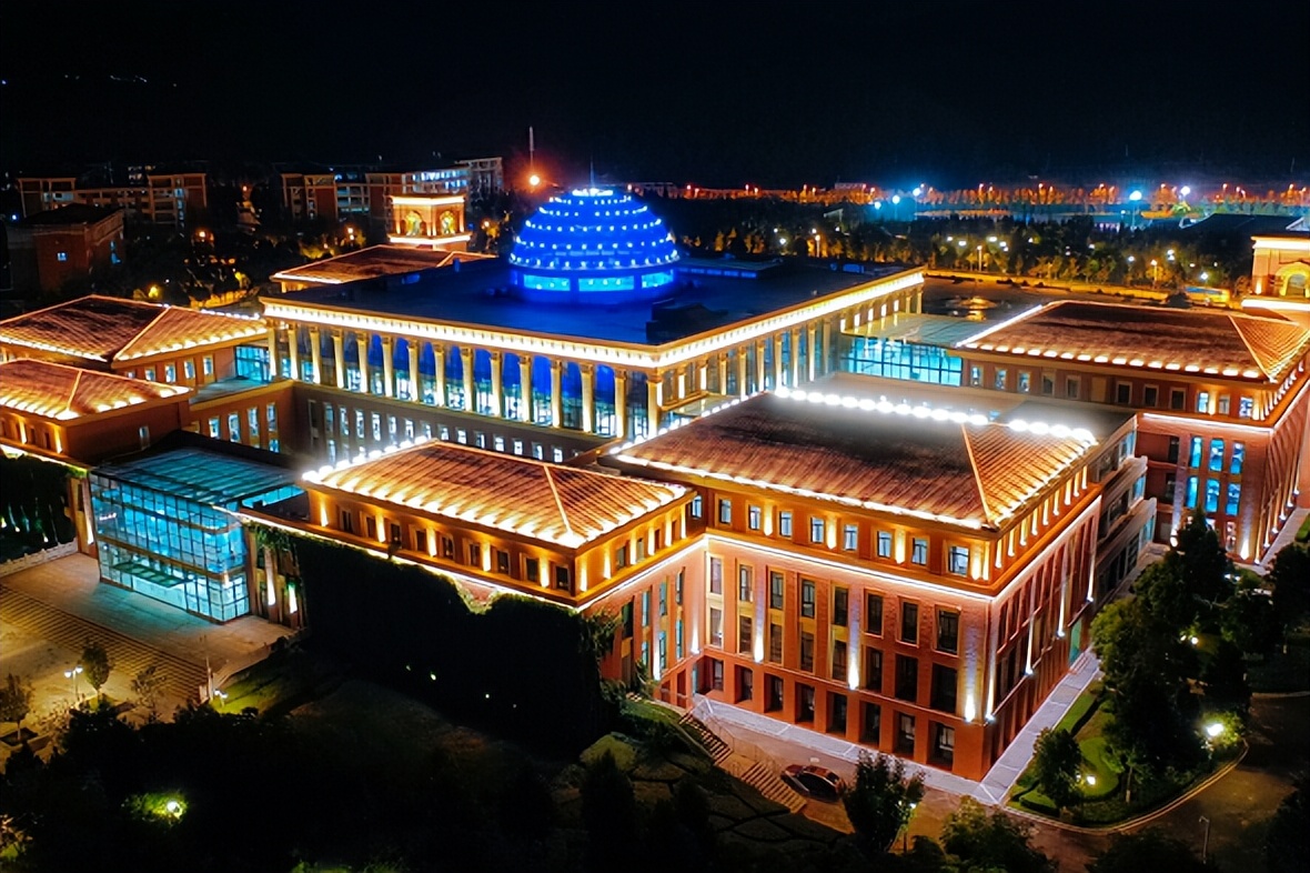 录取减少100人!云南大学2022年艺术类专业录取分数线普遍上涨