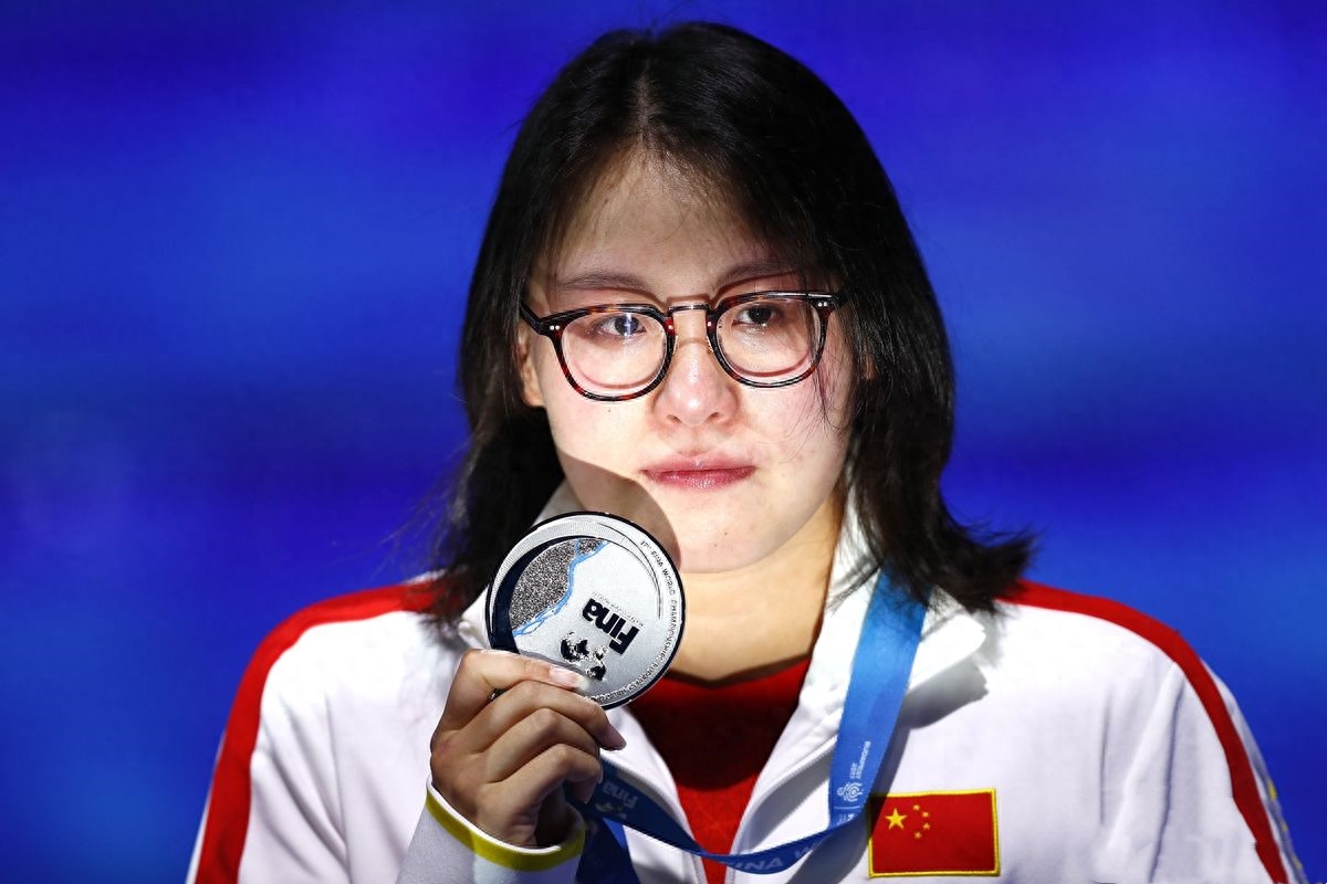 回顾女运动员难以启齿的心酸赛前刮毛赛后强忍痛扯泳衣