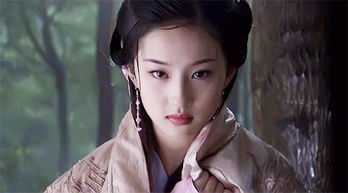 外界对刘亦菲印象最深的一个标签是"神仙姐姐",这源于金庸