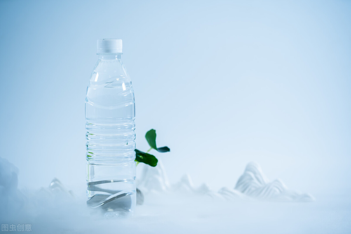 纯净水和矿泉水,喝哪个对身体比较健康?