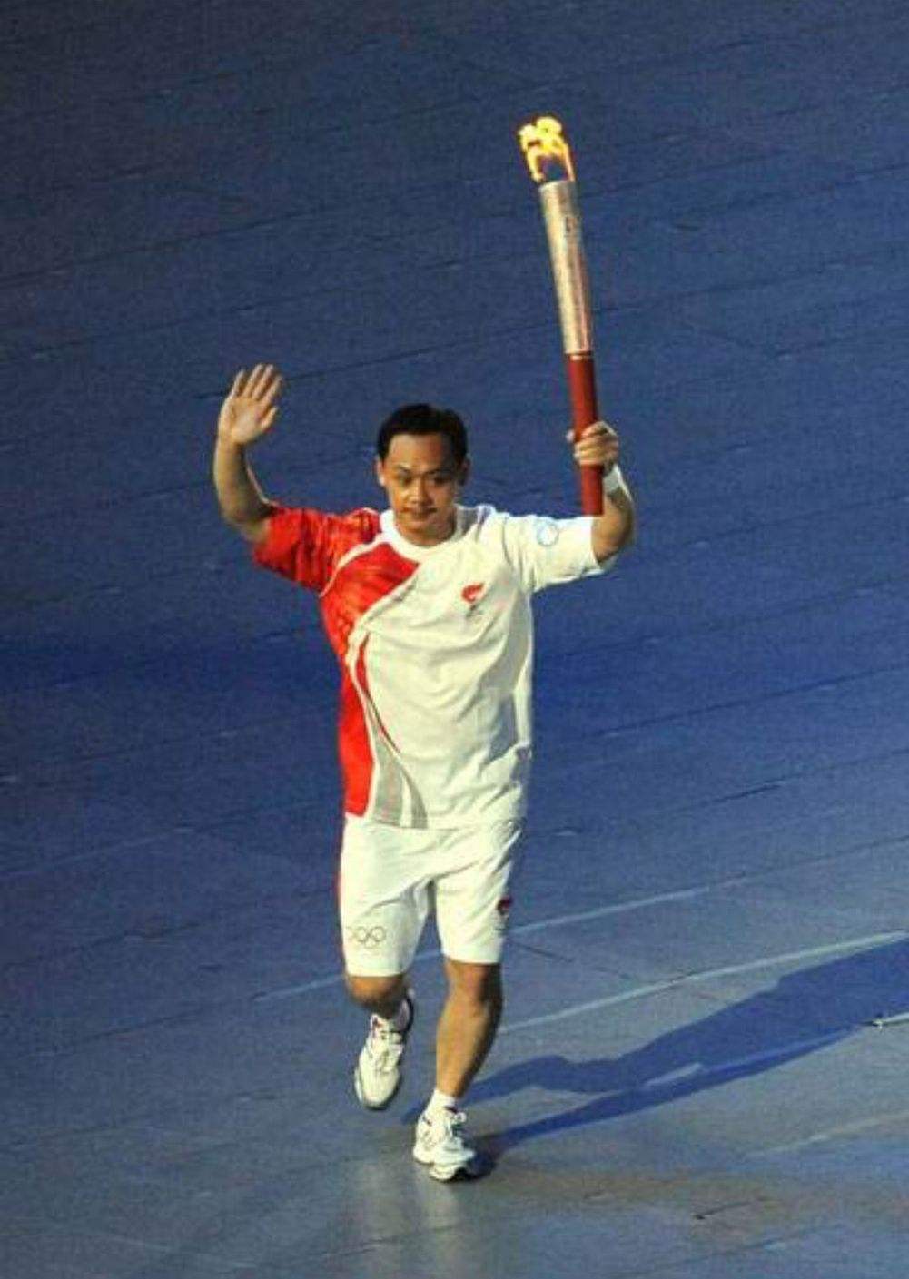 人生赢家占旭刚:获多次世界冠军,退役后娶俏丽空姐,任大学校长