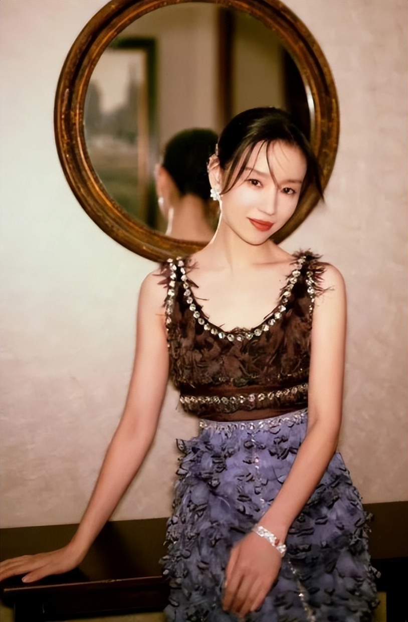回顾王大治携妻女看房被嘲,头发凌乱毫无形象,妻子近照不如董洁