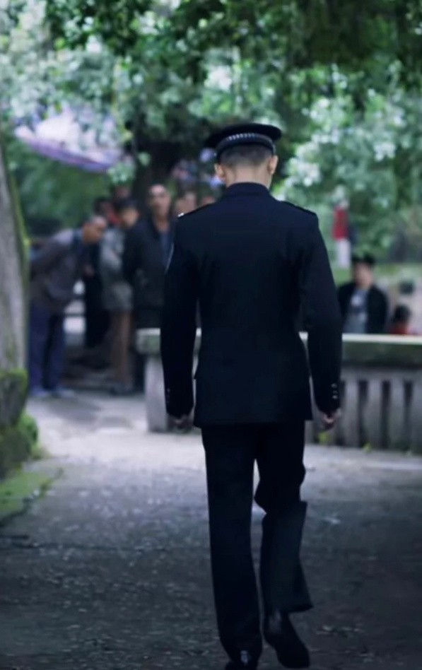 张译的腰,言承旭的腹肌,让我看到了,叔圈顶流的极致"性张力"