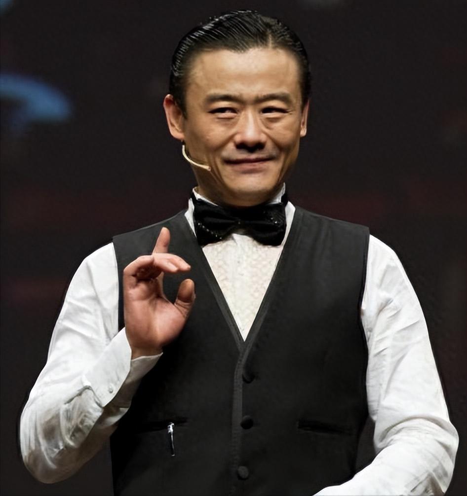 周立波不幸染病在京逝世,把一生积蓄捐献国家,妻子瞬间泣不成声