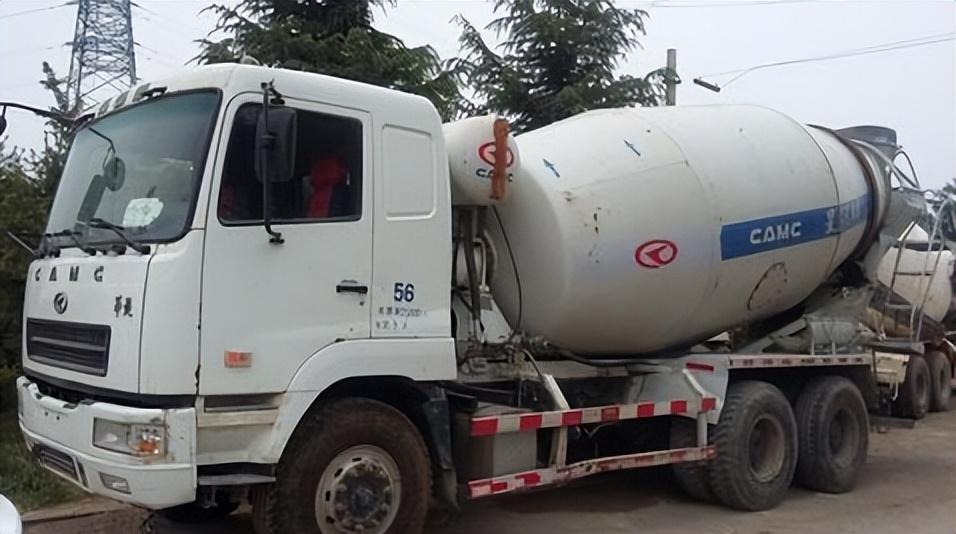 纪实:"卖淫女杀手"华瑞茁,钢筋秸秆捅下体,3年谋杀14名小姐