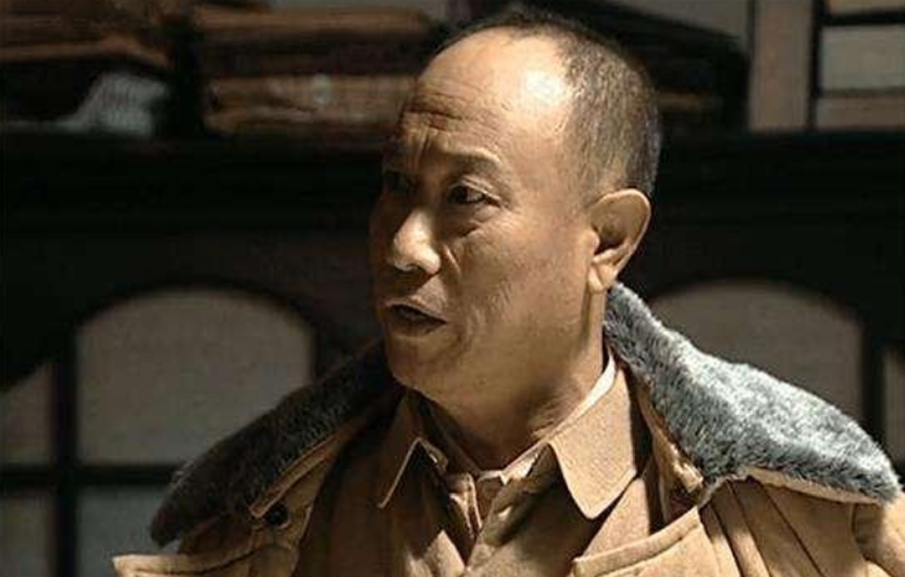 亮剑:从营长直接当上师长,李云龙凭啥能连升四级?全靠此人提拔