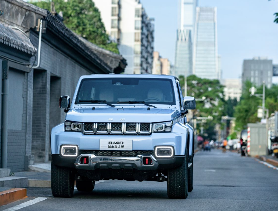 大厂打造的"小号奔驰g级",配四驱 采埃孚8at,坦克300真买早了