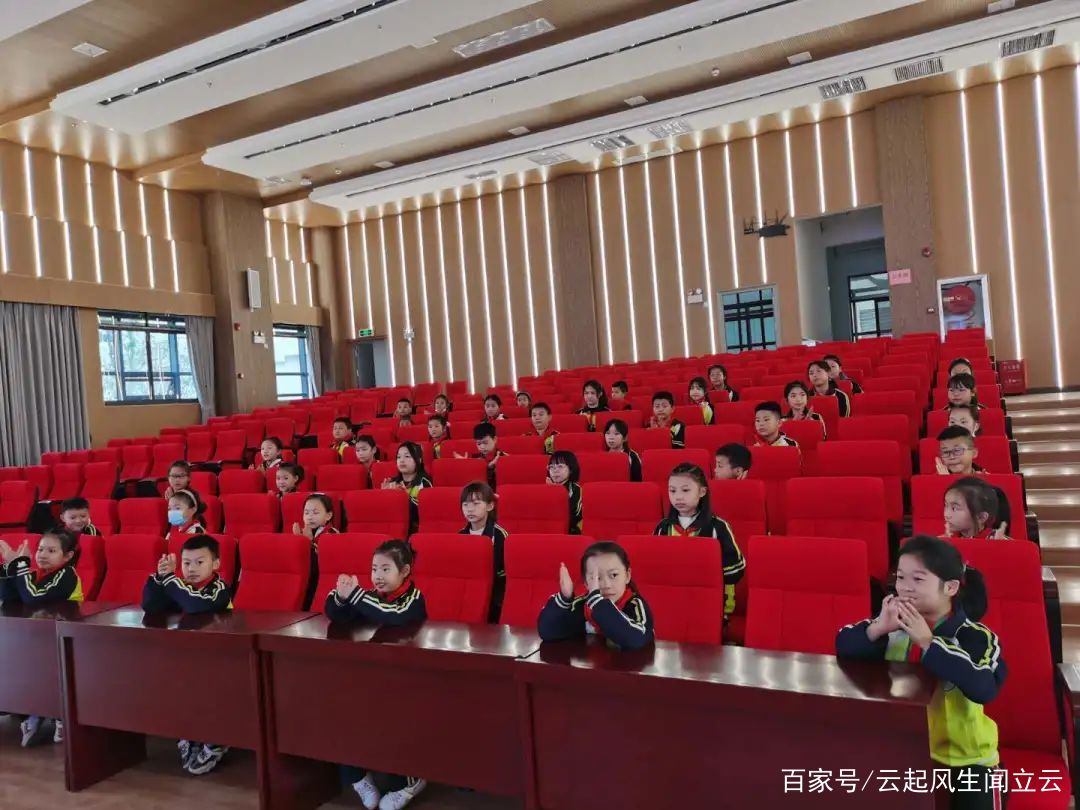 曾都区五丰学校举行“争做新时代好队员”主题队日活动五丰棒冰,新时代好队员内容简要,五峰是哪里