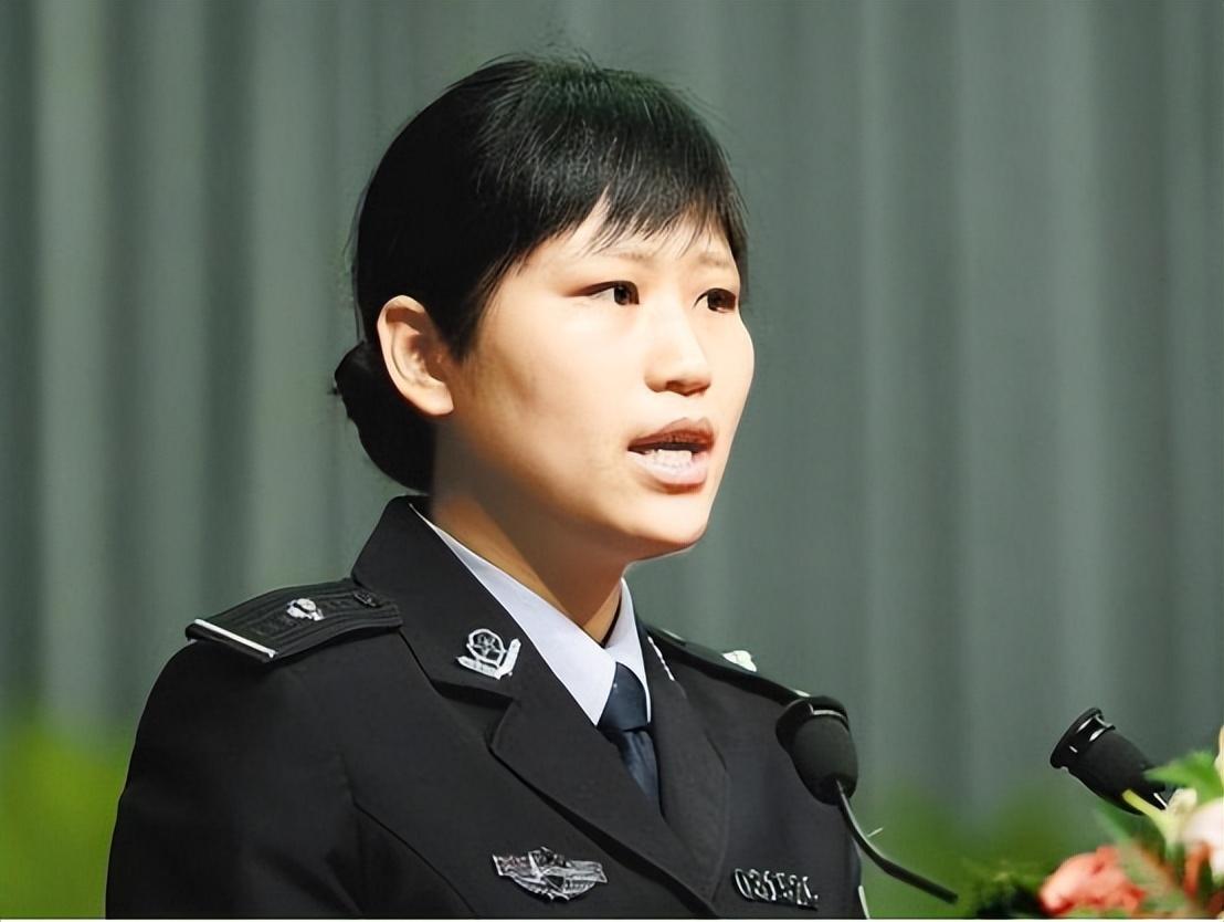 回顾汶川废墟中哺乳9婴的警察妈妈如今已成为政治处主任