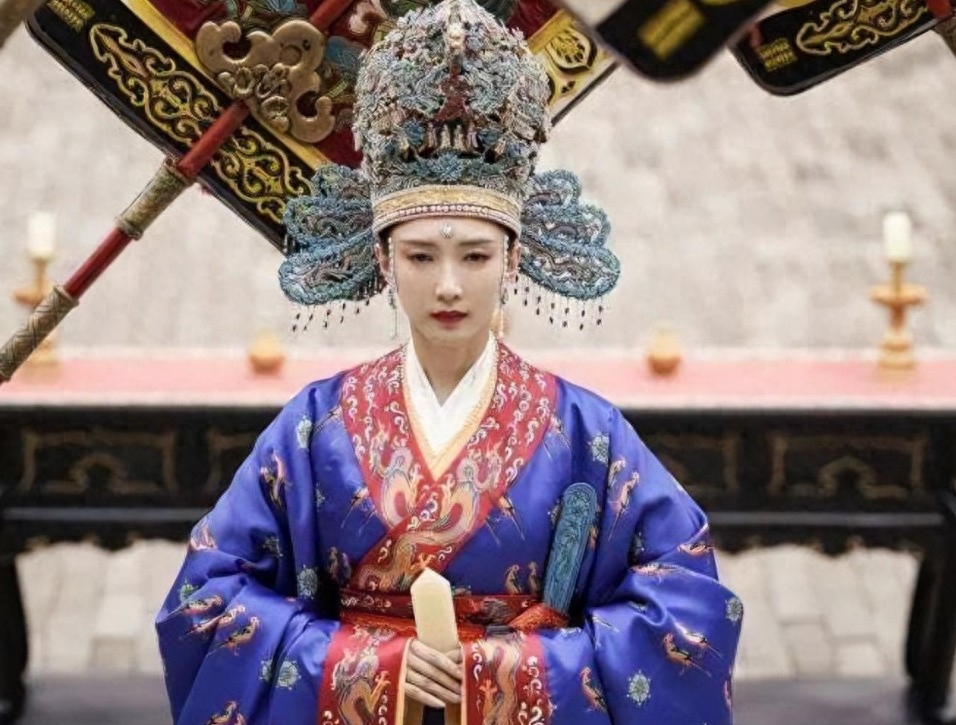 孟皇后虽然不争不抢,有些人却居心叵测想要当皇后,那便是刘清菁.