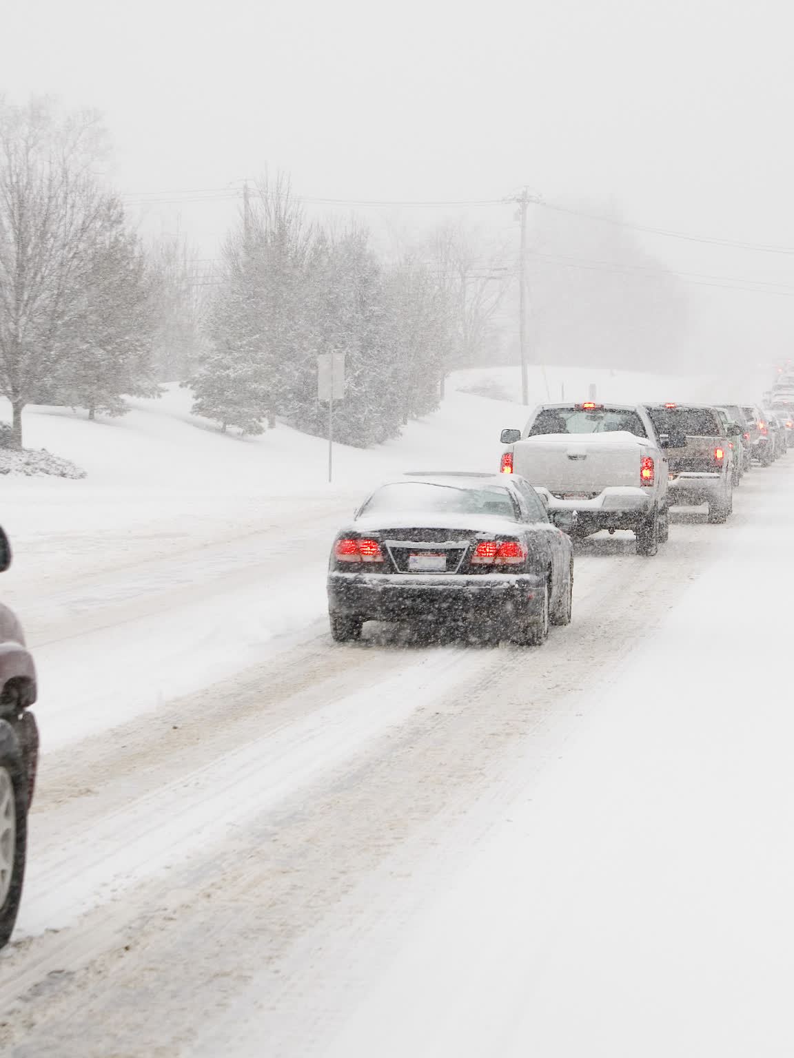 山西大雪连环追尾!40多辆车相撞,交通事故引发广泛关注!