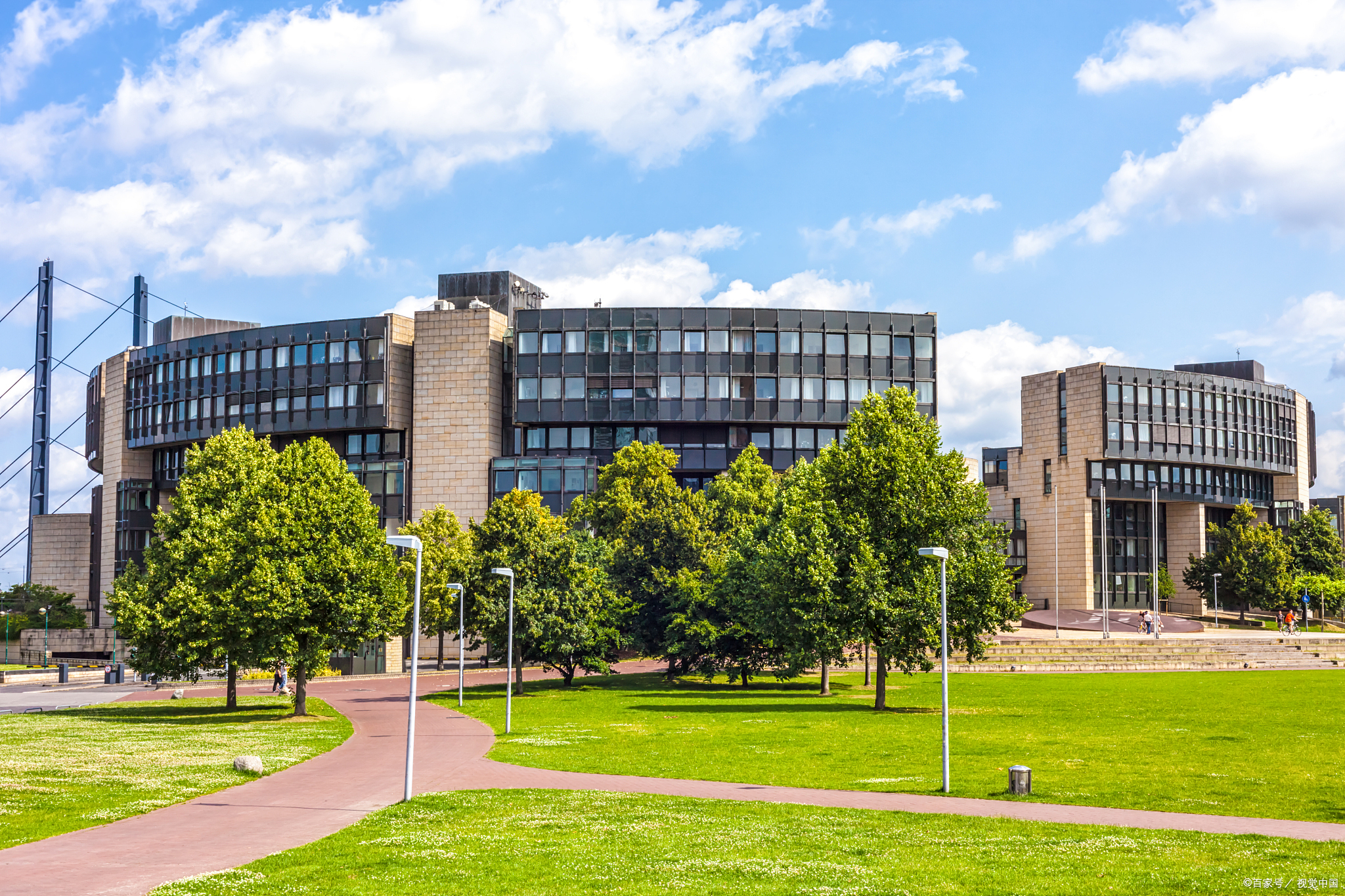 加拿大留学申请——劳瑞尔大学申请时间