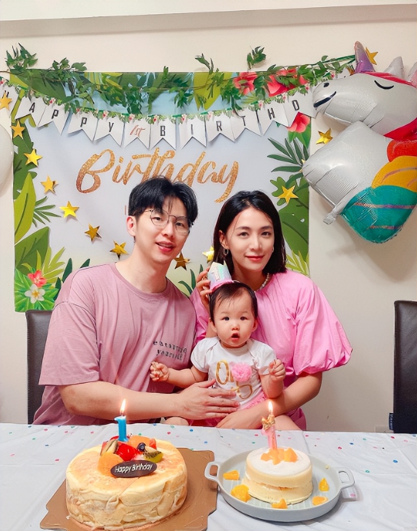 女星王思平举办婚礼,婚宴55桌戴传家宝婚戒,已结婚两年育有一女